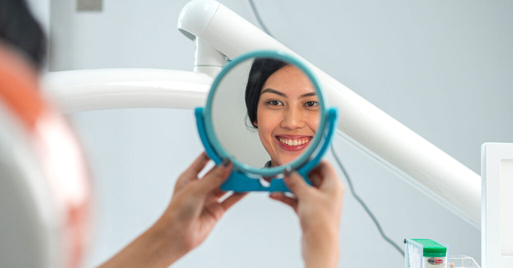 cara memutihkan gigi